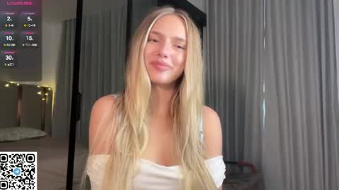 Snapshot of mellisssa_xo chatting on 9, 7, 2026 lily Alice online show from 9, 7, 2026