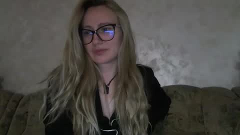 Melly online show from 10, 10, 2025
