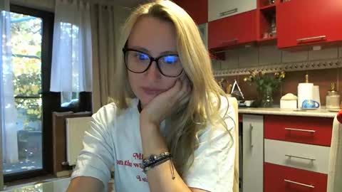 Melly online show from 20, 10, 2025