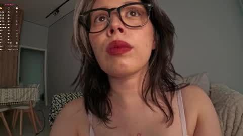 Snapshot of melmean chatting on 11, 6, 2026 Mel online show from 11, 6, 2026
