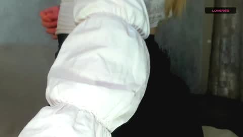 MelMooon online show from 18, 12, 2024