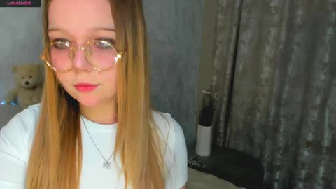 MelMooon online show from 14, 1, 2025