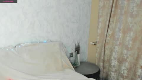 MelMooon online show from 23, 1, 2025