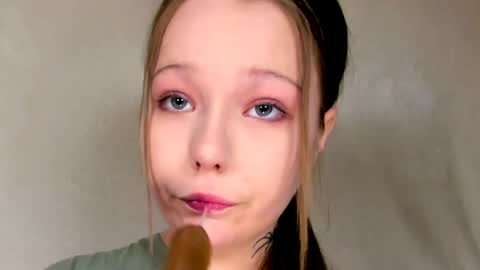 Snapshot of melmooon chatting on 5, 6, 2026 MelMooon online show from 5, 6, 2026