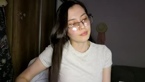 Snapshot of melodeehayden chatting on 26, 5, 2026 Nika online show from 26, 5, 2026