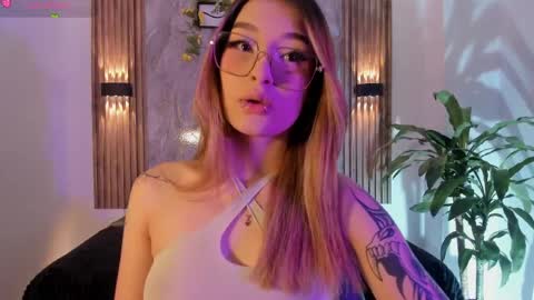 Snapshot of melodylanee chatting on 4, 4, 2026 melodylanee online show from 4, 4, 2026