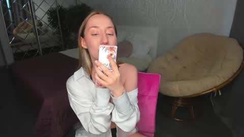 Snapshot of melodyoflovee chatting on 23, 12, 2024 Kaylie online show from 23, 12, 2024