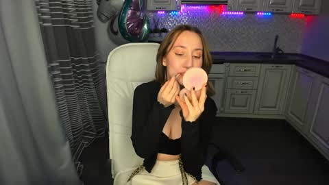 Snapshot of melodyoflovee chatting on 4, 2, 2025 Kaylie online show from 4, 2, 2025