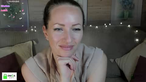 Melody My schedule this week  Wednesday Thursday Sunday online show from 23, 10, 2025