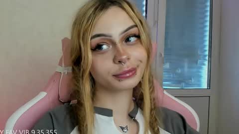 Snapshot of melonipinkbb chatting on 24, 4, 2026 MELONI online show from 24, 4, 2026