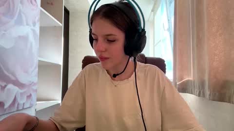 Hi Im Aria 18 years old online show from 2, 10, 2025