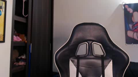 mely online show from 2, 3, 2025