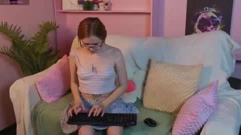Snapshot of memymee_ chatting on 11, 6, 2026 memymee_ online show from 11, 6, 2026