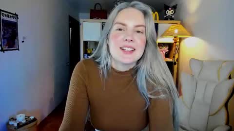 Snapshot of meow_k1tty chatting on 8, 7, 2026 Flora Next stream November 17th at 6 GMT online show from 8, 7, 2026