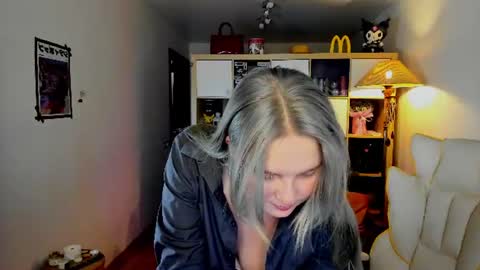 Snapshot of meow_k1tty chatting on 10, 7, 2026 Flora Next stream November 17th at 6 GMT online show from 10, 7, 2026