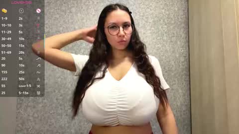 Snapshot of meowgirlye chatting on 7, 2, 2026 Mona online show from 7, 2, 2026