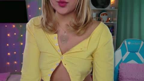 Snapshot of mercedes_robins chatting on 20, 3, 2026 Molly online show from 20, 3, 2026