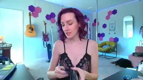 Meredith Bae online show from 24, 2, 2025