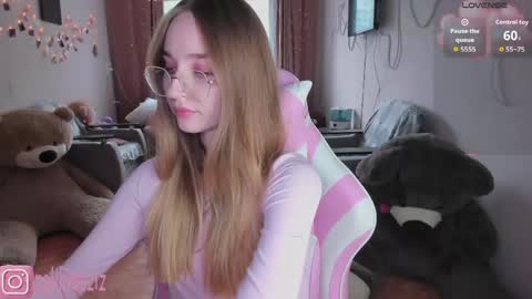 Snapshot of merryl_clark chatting on 23, 4, 2026 Sara online show from 23, 4, 2026