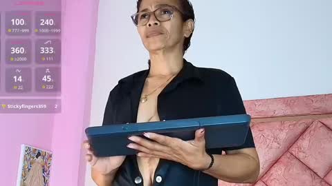 Snapshot of merybeks chatting on 4, 5, 2026 Mery Beks online show from 4, 5, 2026