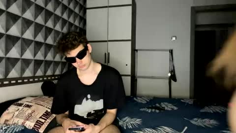 Johnny and Hailey online show from 13, 4, 2026