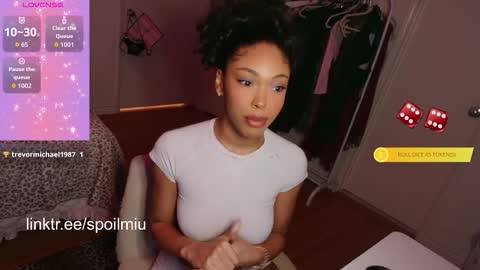 Snapshot of mew2wo chatting on 4, 11, 2025 mew2wo online show from 4, 11, 2025