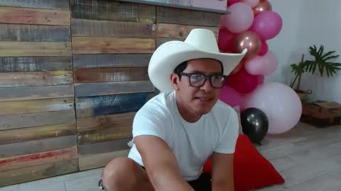 YisusMx online show from 2, 12, 2024