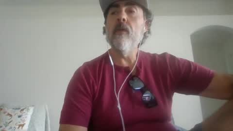 Snapshot of mfbardo1 chatting on 22, 6, 2026 DaddyBear4U online show from 22, 6, 2026