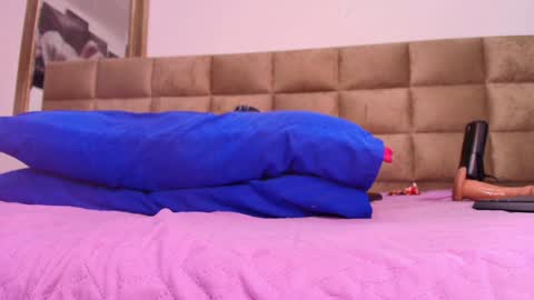 Emi online show from 3, 2, 2025