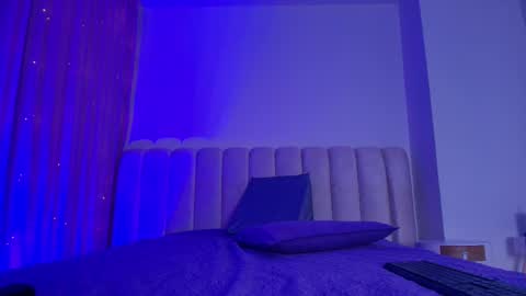 Snapshot of mia_0_ chatting on 2, 2, 2026 Emi online show from 2, 2, 2026