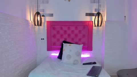 Mia Blonde online show from 30, 1, 2025