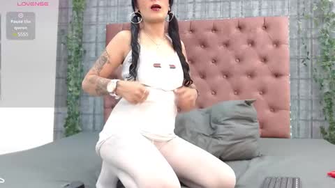 Snapshot of mia__coluccy chatting on 8, 3, 2025 Mia online show from 8, 3, 2025