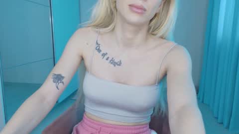 Snapshot of mia_angel chatting on 10, 6, 2026 mia_angel online show from 10, 6, 2026