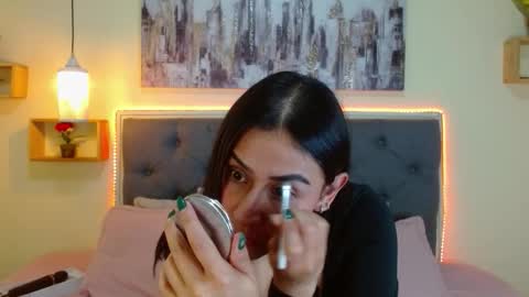 M I A  A Y R A online show from 7, 1, 2026