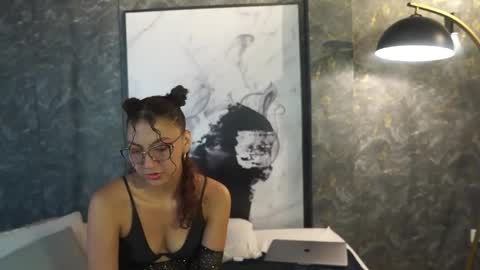 Belmont and Mia online show from 9, 4, 2026