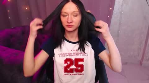 Mia online show from 3, 2, 2026