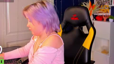 Snapshot of mia_ferd chatting on 19, 5, 2026 Mia online show from 19, 5, 2026