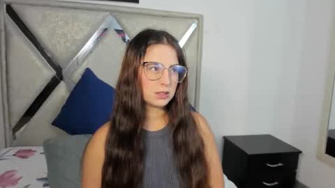 mia fox online show from 2, 11, 2025