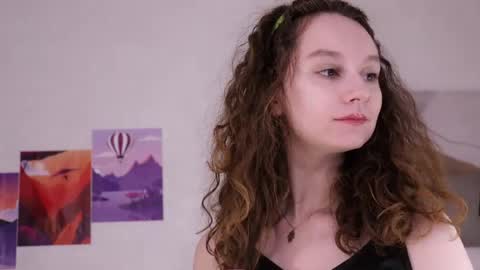 Snapshot of mia_frizz chatting on 27, 5, 2026 Mia online show from 27, 5, 2026