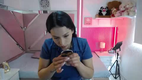 mia_garcia28 online show from 18, 5, 2026