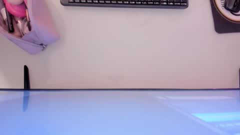    online show from 18, 11, 2025