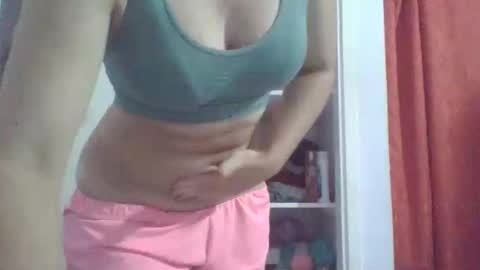 Snapshot of mia_k02 chatting on 21, 10, 2025 Mia online show from 21, 10, 2025