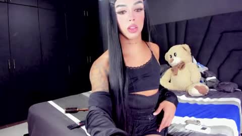 Mia3 online show from 12, 10, 2025