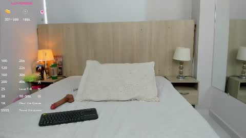 Snapshot of mia_mercier chatting on 18, 6, 2026 Mia Mercier online show from 18, 6, 2026