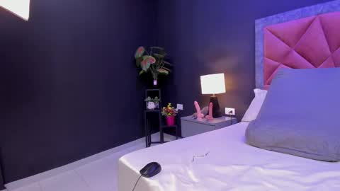 Snapshot of mia_milff chatting on 26, 5, 2026 MIA online show from 26, 5, 2026