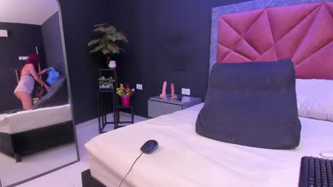 Snapshot of mia_milff chatting on 26, 6, 2026 MIA online show from 26, 6, 2026