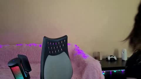 Snapshot of mia_montary chatting on 13, 11, 2025 your temptress Mia online show from 13, 11, 2025