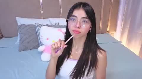 Snapshot of mia_naive chatting on 30, 6, 2026 Mia online show from 30, 6, 2026
