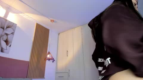 Mia Nevaeh - follow me online show from 14, 5, 2026