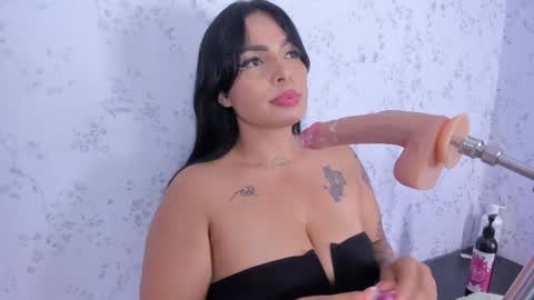 Snapshot of mia_novoa_2 chatting on 28, 4, 2026 mia novoa online show from 28, 4, 2026